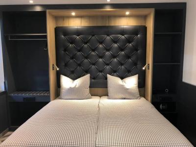 Munich Deluxe - 1