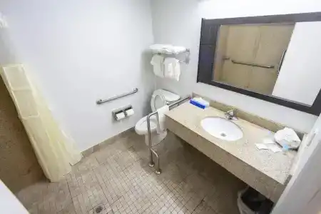 Ocean Breeze Inn - 21
