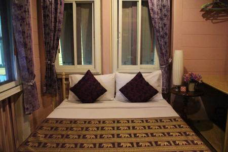 Samsen Sam Place - 108