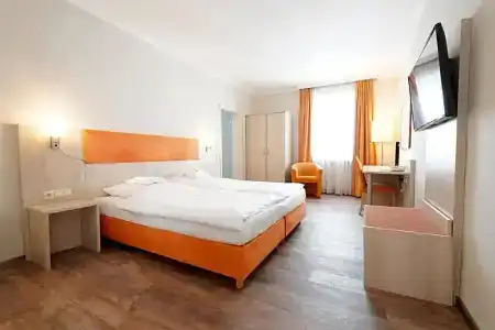 Bayerischer Hof - 34