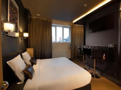 Goodnight Antwerp - 27