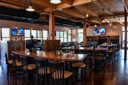 SpringHill Suites by Marriott Downtown/Cameron Harbor - 11