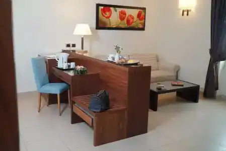 Suites & Residence - 94
