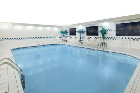 Days Inn & Suites by Wyndham 19th Ave/Airport Dome - 10