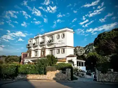 Dolce Vita Boutique - 0