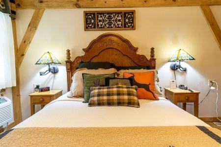 Hemlock Inn - 28