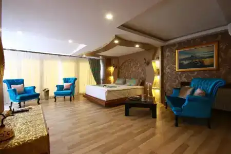 A Palace Suites - 133
