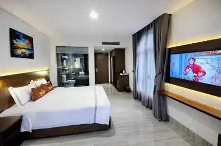 Crown Nguyen Hoang - 121