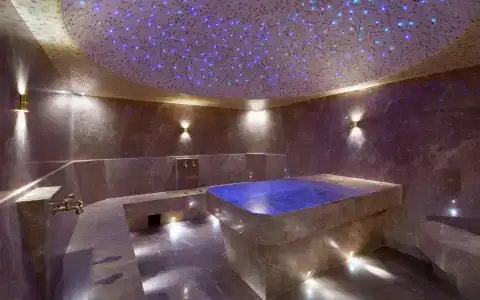 DoubleTree by Hilton Almaty - 5