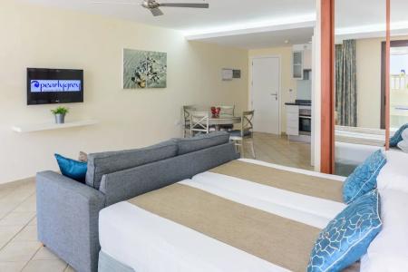 Pearly Grey Ocean Club & Suites - 102