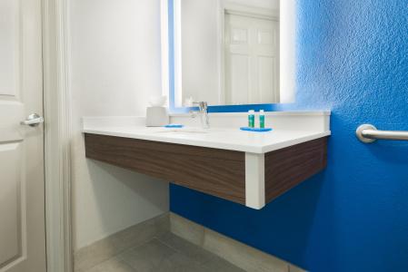 Holiday Inn Express & Suites - Nearest Universal Orlando, an IHG - 42