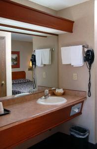 Redmond Inn - 8