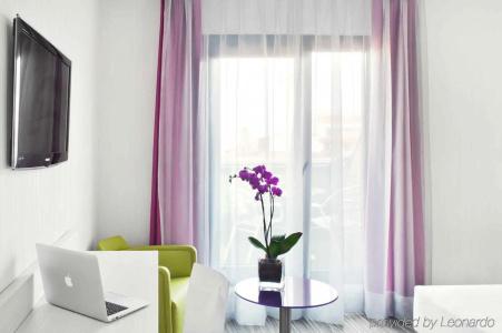 Ibis Styles Madrid Prado - 20