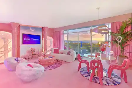 The Beverly Hilton - 48