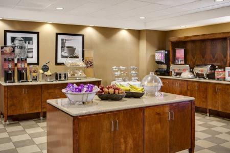 Hampton Inn - Hills - 29