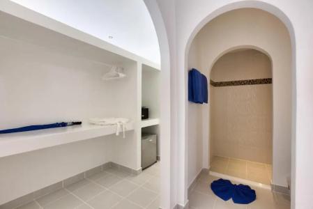 La Perle Luxury Boutique - 58