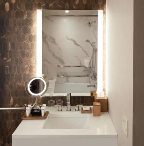The Porter Portland, Curio Collection By Hilton - 75