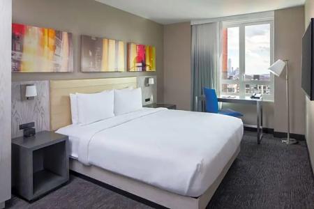 Doubletree By Hilton New York Times Square West - 48