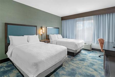 Hampton Inn & Suites - 63