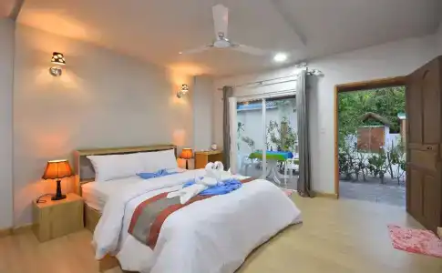 Beach Villa Ukulhas - 1