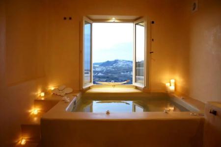 Voreina Gallery Suites - 51