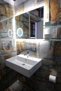 Oceanic Overview Suites - 52