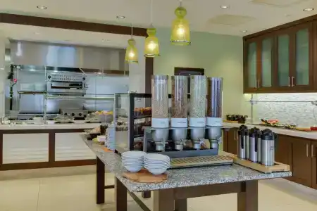 Hilton Garden Inn Oceanfront - 12