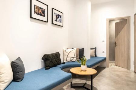 Melo Athens - 70