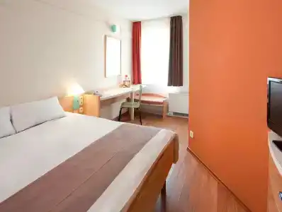 ibis Bonn - 55