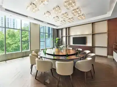 Hilton Shanghai Hongqiao - 7
