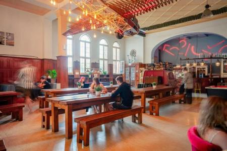 Three Little Pigs Hostel - Your Berlin Castle - 12