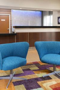 Fairfield Inn & Suites - 12