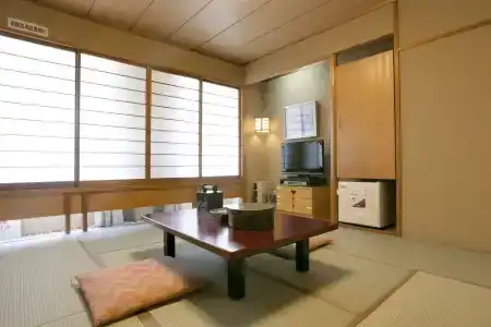 Yamatoya Honten Ryokan Osaka - 8