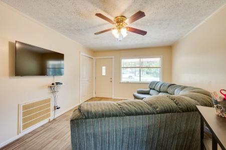 Comfort Inn Near Fort Moore - 5