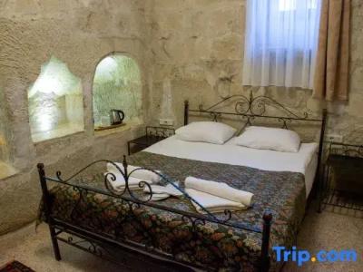 Caravanserai Cave - 292