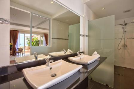 Crystal Bay Beach Resort - 8