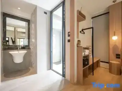 Shan Villas Sukhumvit - 374