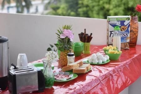 Emotion & Hostal - 8