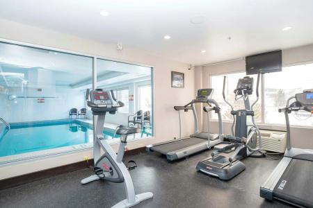 Sandman & Suites West - 22