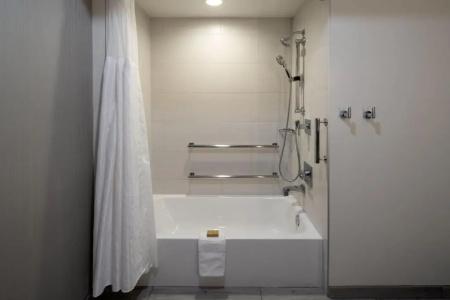 DoubleTree by Hilton - 28