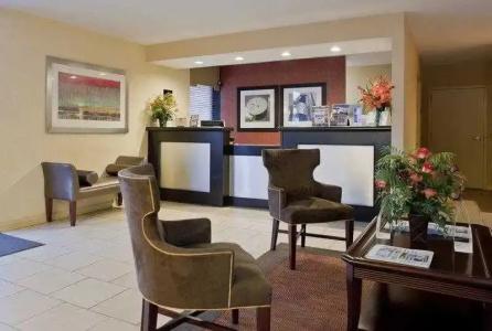 Quality Inn - 8