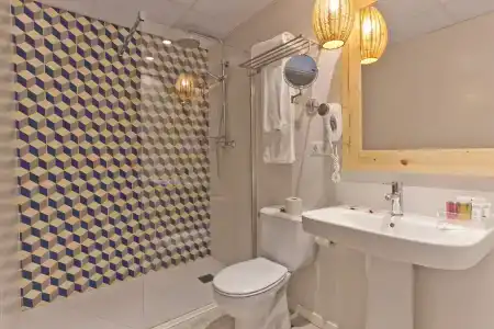 30 Degrees - Pineda Splash - 14