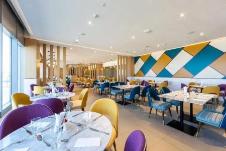 Premier Inn Dubai Dragon Mart - 16