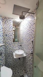 1929 - SG Clean, Staycation Approved - 47