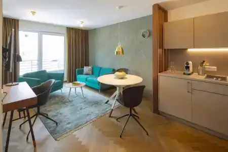 DD Suites Serviced - 109