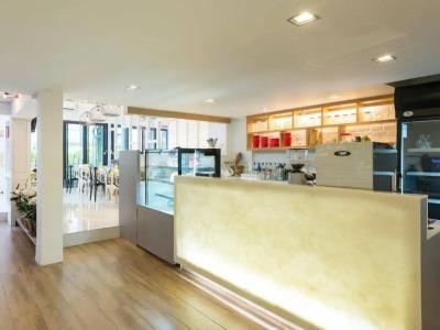 White Ivory Bed And Breakfast - 33