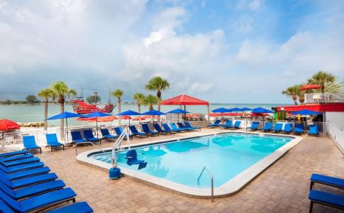 Winter the Dolphins Beach Club, Ascend Collection - 14