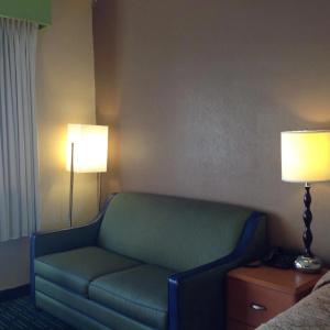 Diamond Inn & Suites - 6