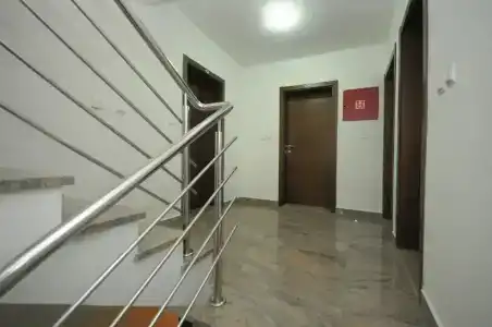 Anita - 9