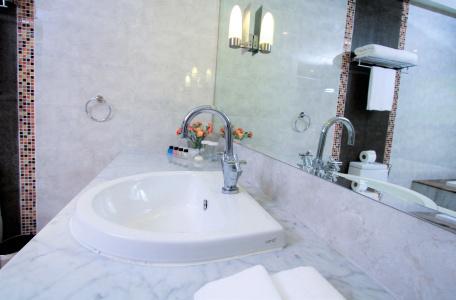Petals Inn - 108